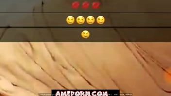 play Emira 食物美味的裸体胸部 onlyfan insta 泄露视频
