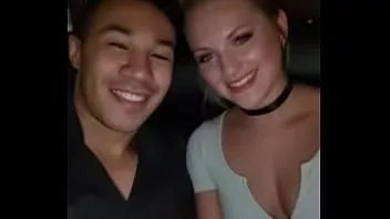 Odtwórz Mała blond żona kocha czarnego kutasa. mąż uwielbia ją filmować.