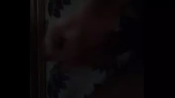 Putar Masturbasi di depan cermin