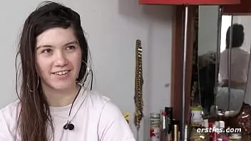 Riproduci Ersties: sexy ragazza americana gioca con la sua figa bagnata