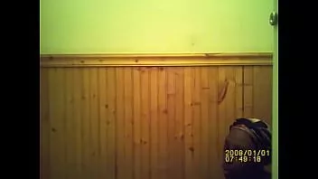 Afspelen Sluipen in de badkamer met Blackryder een paar vluggertjes af voor het werk