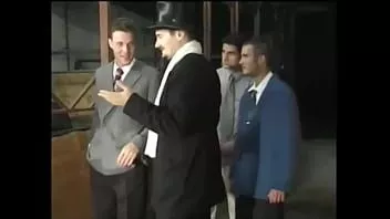 تشغيل Tunde dorgen في just married مشهد شرجي مارس الجنس مع 4 رجال في المستقر