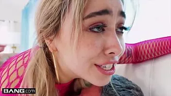Reproducir Explosión sorpresa: la tetona surrealista de Chloe se folla una gran polla antes de penetrarla hasta el fondo de su coño