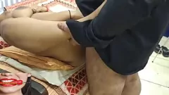 Abspielen Die leidenschaftliche Hardcore-Begegnung der vollbusigen Inderin Bhabhi! Echter Audio-Cumshot