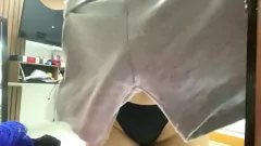 play الكاميرا الهواة تلتقط الجار الوشم في الملابس الداخلية