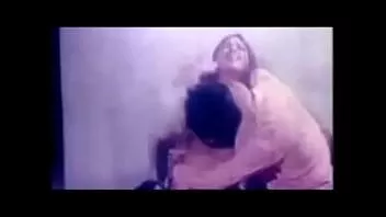 Play Bangla sexy song(girl became topless to make him have sex with her)